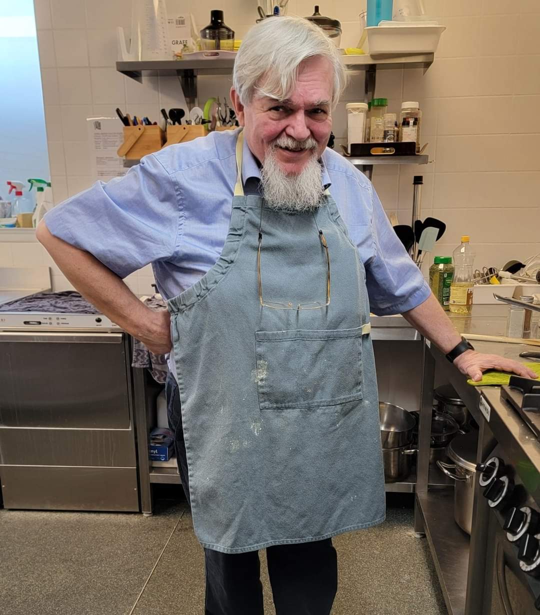 Frank Buntinx volunteering in the kitchen at SOMA Maasmechelen